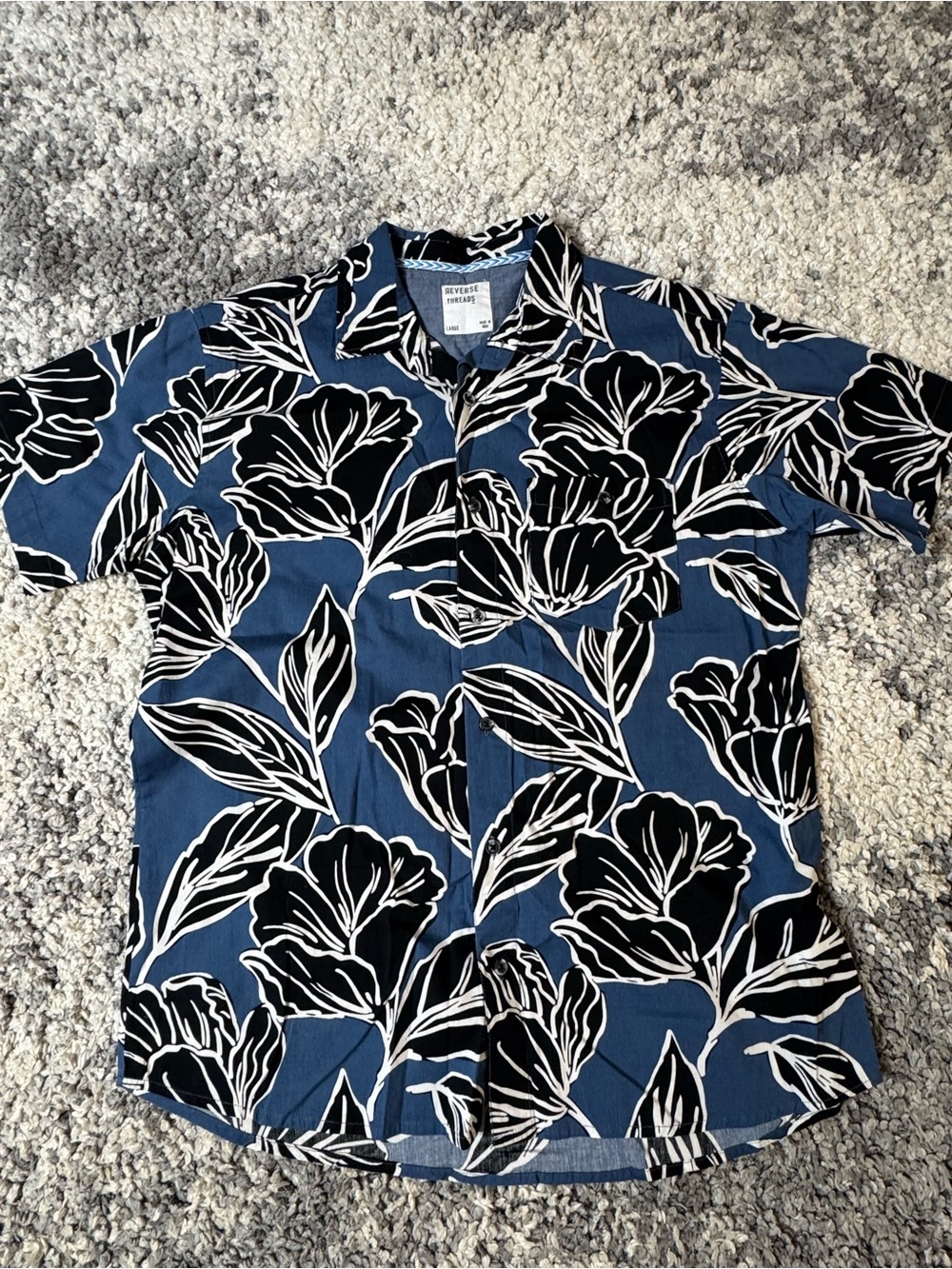 Reverse Threads, Men's Blue Tropical Floral Short-Sleeve Casual Button Down, L